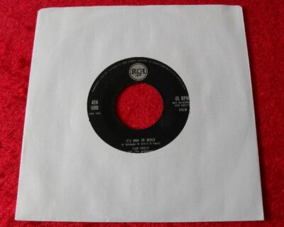 Single 7'' Elvis Presley - It's now or never / Make me know it (Italy)