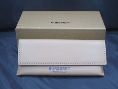 Burberry White Fold-Over Leather EYEGLASS Clutch 84756C17-A595-4E09-8B3C-  main image 4