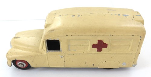 Vintage Diecast Dinky Toys / Meccano Daimler Ambulance. - Picture 4 of 5