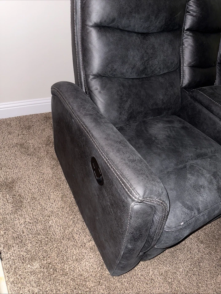 Solo recogida local Akron OH 44312 - Loveseat reclinable asientos de cine en casa usado Foto 2 de 4