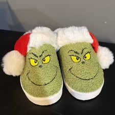 AMERICAN EAGLE Grinch Scuff Slipper Women  s Size 7