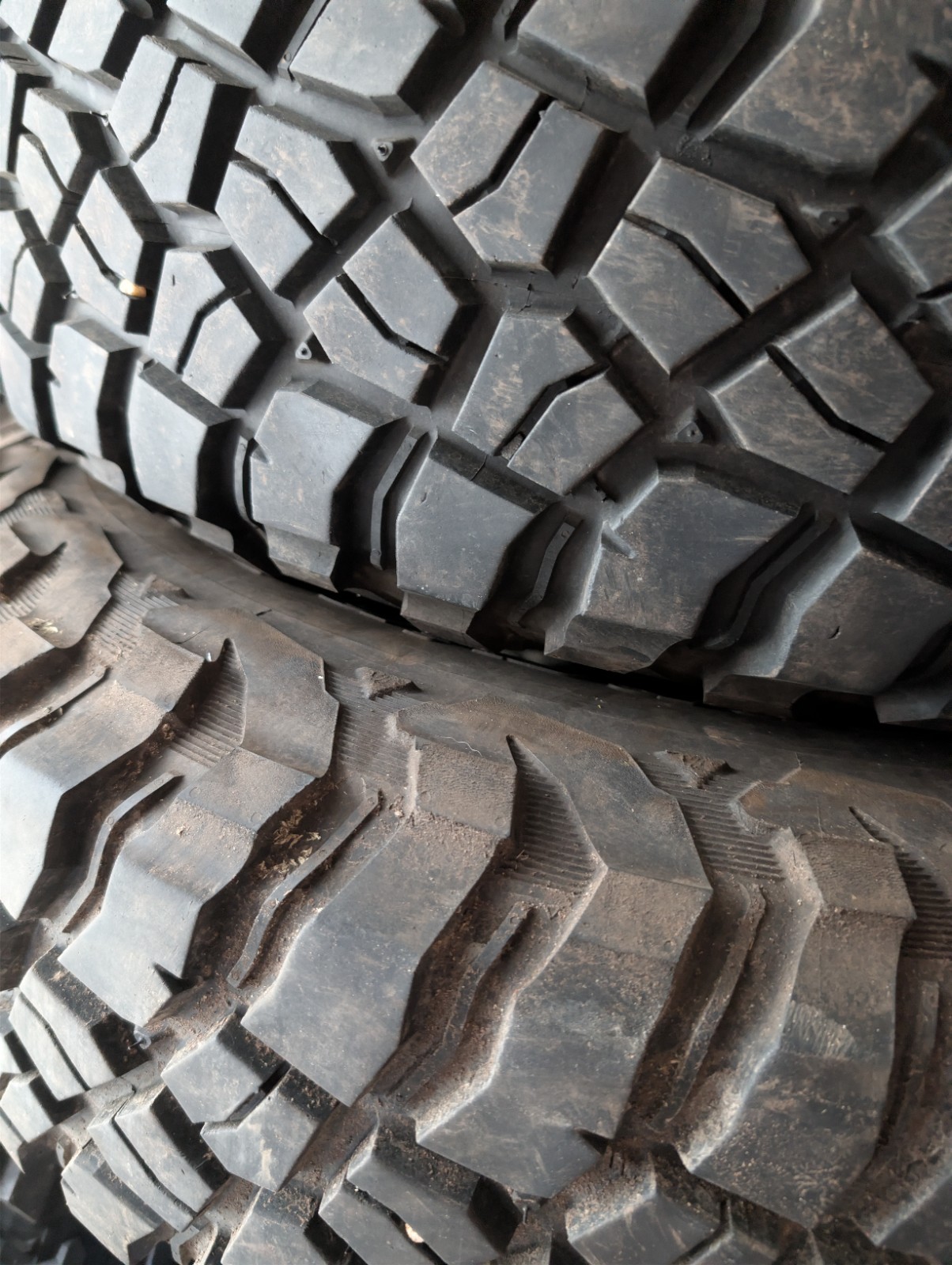 TYRE BFGOODRICH 255/85 R16 119/116Q MUD TERRAIN T/A KM3 RBL SUMMER