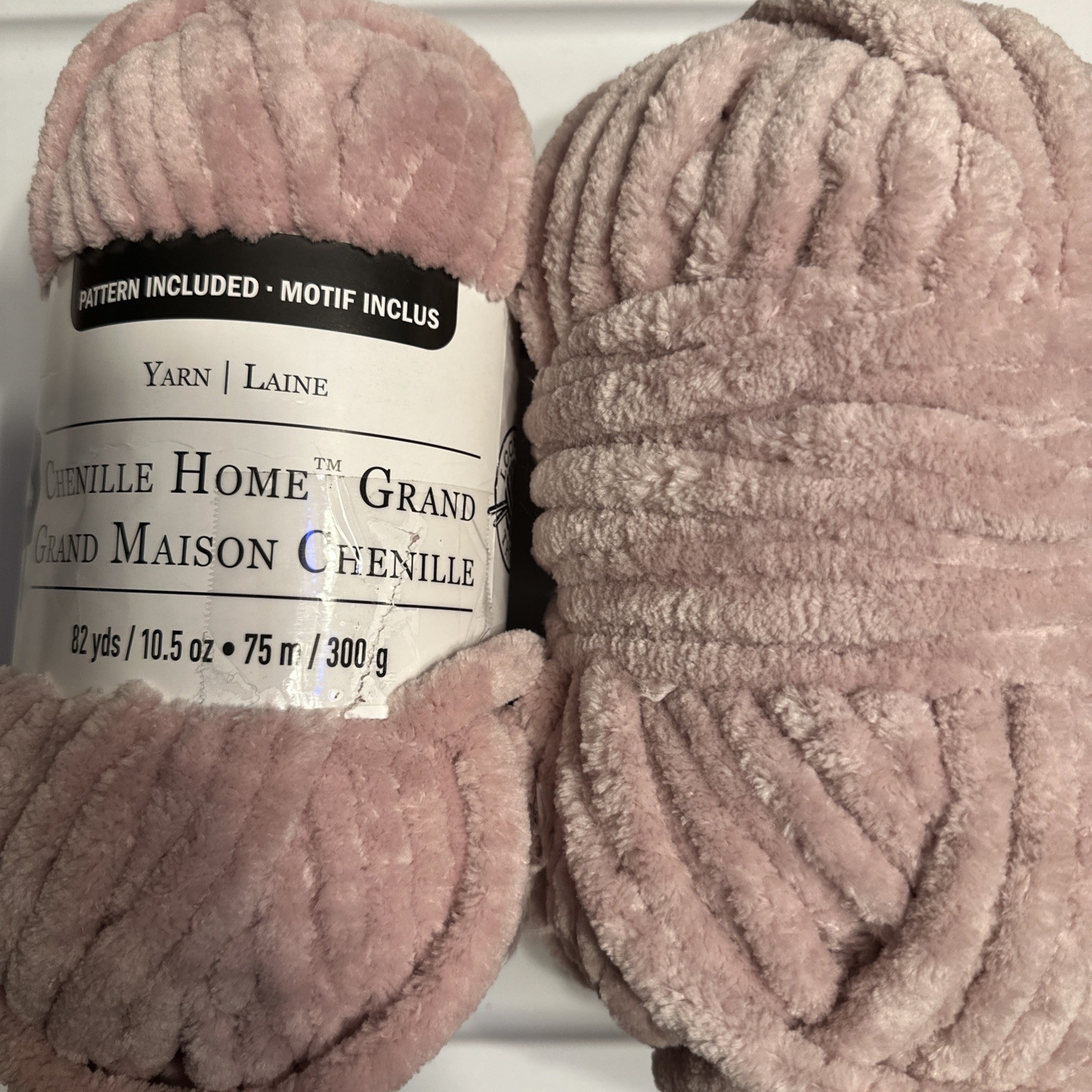 Threaded Loop For All Thread 1 Loops & Threads Chenille Home Grand Yarn in ROSE. 82 Yds 10.5oz | eBay