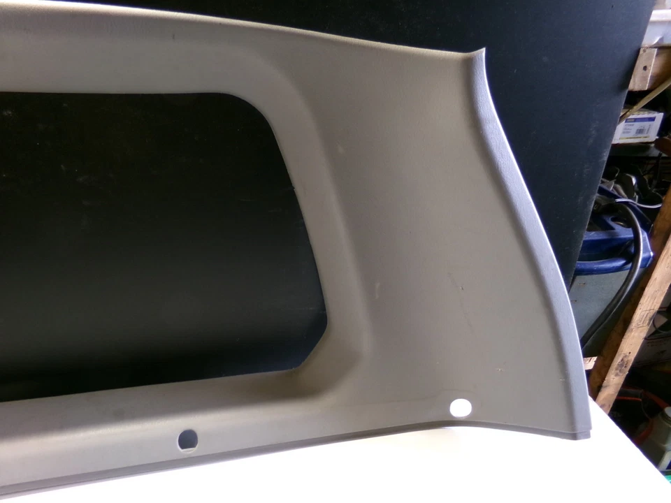 Guarnição de painel de janela traseiro direito quarto superior MR227526 97-01 Mitsubishi Montero SPR - Imagem 3 de 4