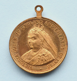 QUEEN VICTORIA 1837 1897 DIAMOND JUBILEE (60) COMMEMORATIVE SOUVENIR MEDAL (5)