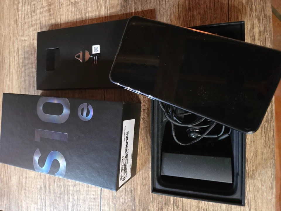 Samsung Galaxy S10e · 128GB, photo 1 sur 2