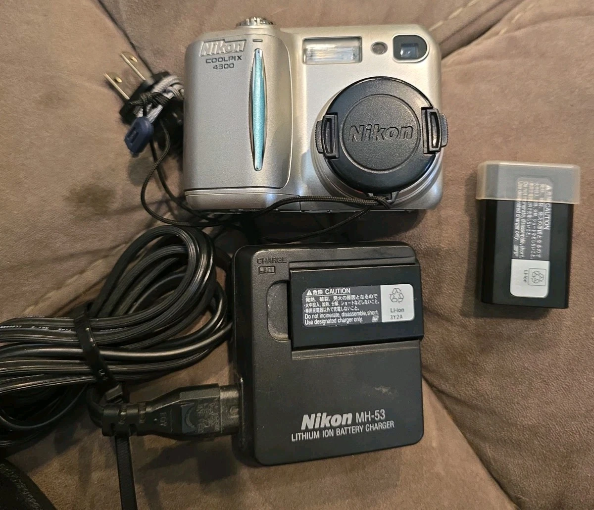 Nikon COOLPIX Nikon Coolpix 4300 Digital Cameras 3-4.9 MP Maximum
