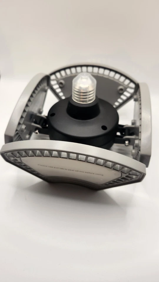 Paquete de 2 luces utilitarias Westinghouse 8000 lúmenes panel ajustable garaje interior Foto 3 de 4