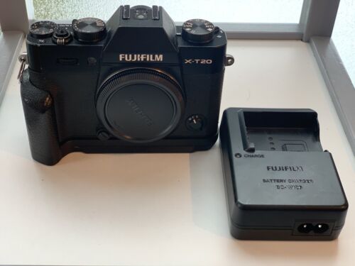 Fuji Fujifilm X-T20 XT20 XT-20 24.3MP Silver Body Only ** PARTS / REPAIR (READ)