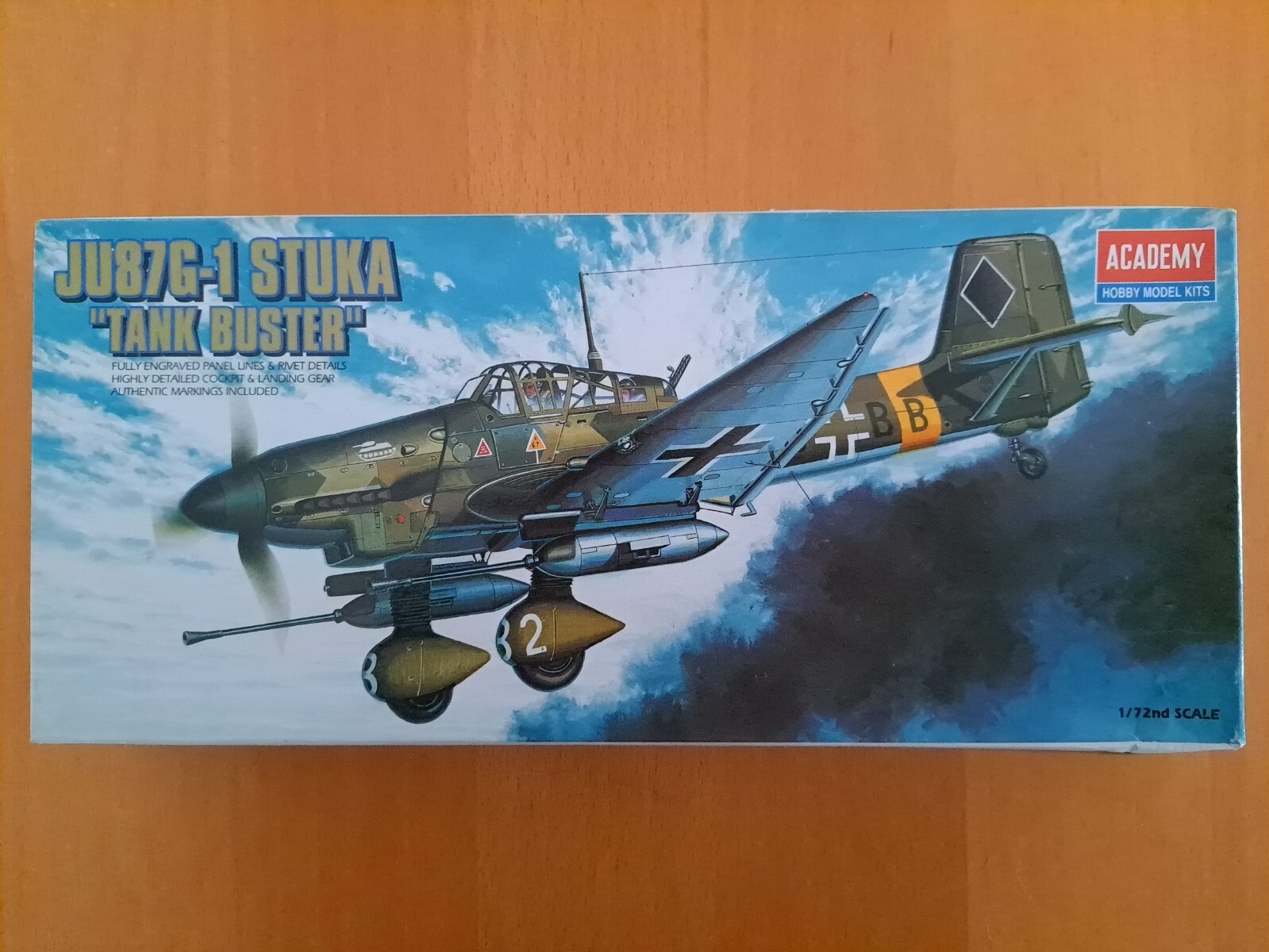 Maquette avion 1/72 Academy 1641 Ju87G-1 Stuka bombardier miniature
