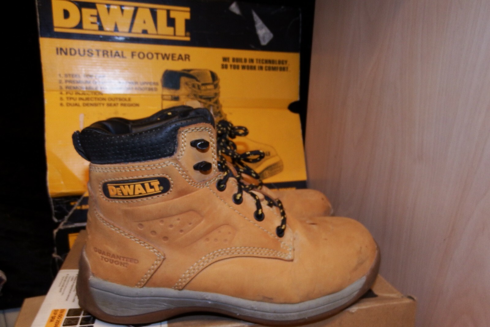 Dewalt Bolster Honey Leather Steel toe safety boots SZ 6 / EU 40