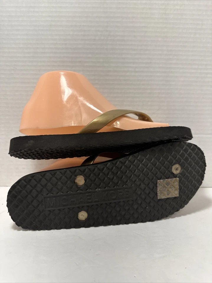 Michael Kors Womens Sandals Size 8 HHR4-2 Black And Gold Logo Flats LKNU - Image 4 of 4