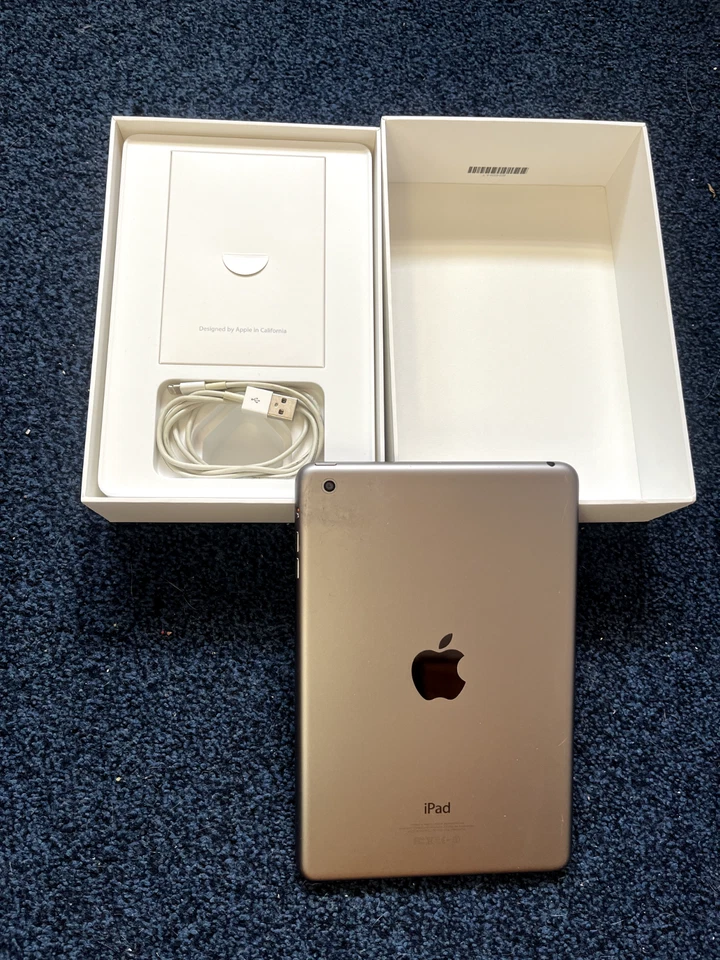 iPad Mini, Wi-Fi, 16GB, Space Grey, Used but in Great Working Condition - Image 3 of 4