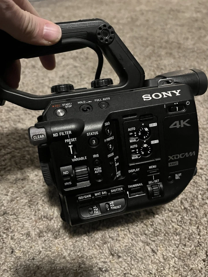Sony PXW-FS5 4K Handheld Camera Body BUNDLE W/ Grips, Monitor, Batteries - Image 4 of 4