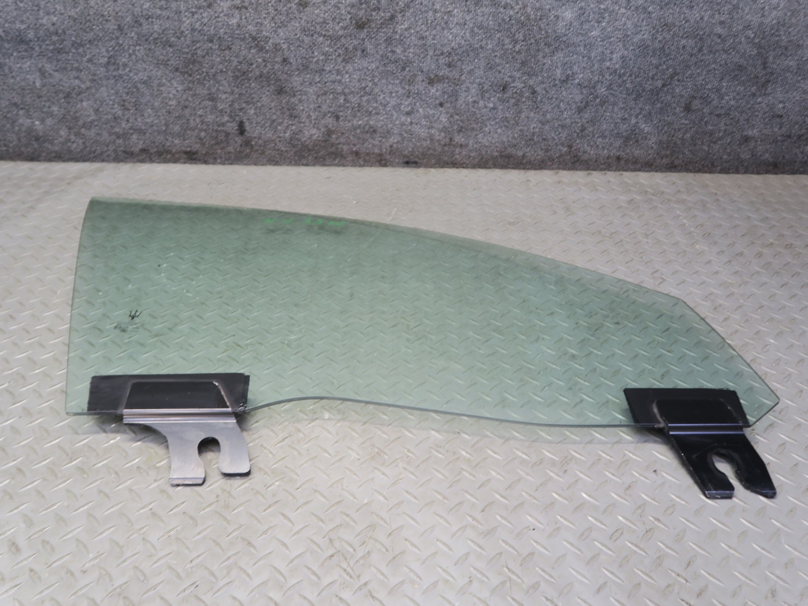 Maserati Ghibli 2014-2020 FRONT+RIGHT Door glass