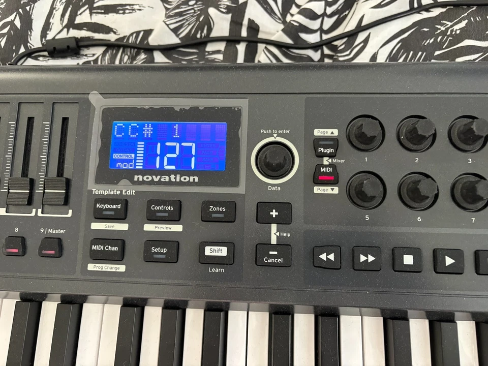 Novation Impulse 49 Key USB Midi Keyboard Controller, 3 months old, unused. - Image 3 of 4
