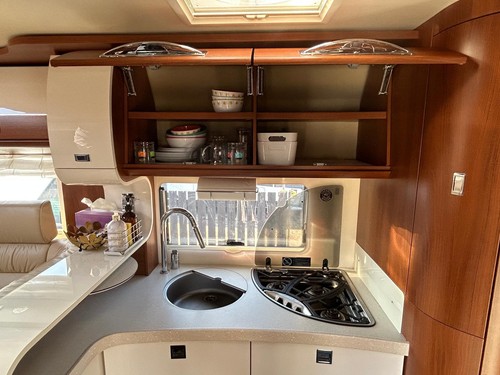 Carthago Liner For Two, Motorhome For Sale, Self-Levelling, Hab Air Con, Garage - Picture 8 of 9