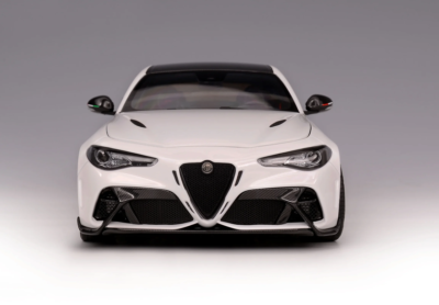 MOTORHELIX Alfa Romeo Giulia 1/18モデルミニカー MOTORHELIX 1/18 Alfa Romeo Giulia GTA Sports car metal car model