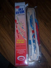 Two Guillow's #52 Sky Streak Twin Pack Balsa Wood Toy Airplanes Sealed