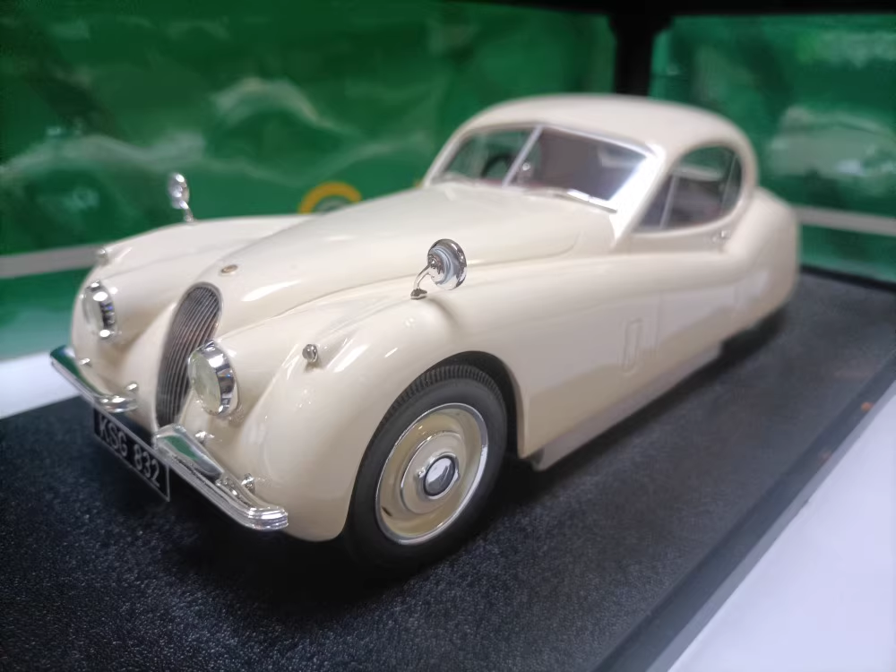 101-052 Cult 1/18 ジャガー Jaguar Cult 1/18 Jaguar XK120 FHC 1954 White | eBay