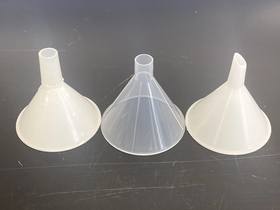 Funis analíticos e em pó padrão de polipropileno de laboratório usados (15)  - Imagem 4 de 4