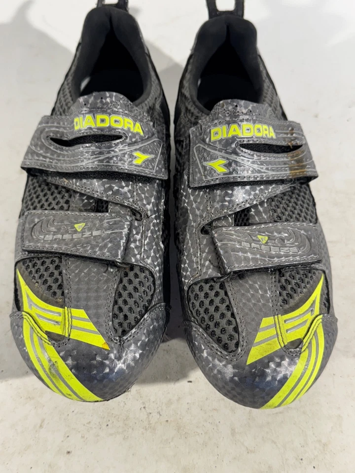 Zapatos de ciclismo de carretera DIADORA 3 pernos talla EU39 US6.5 UK6 Mondo 245 cs 1309 Foto 3 de 4
