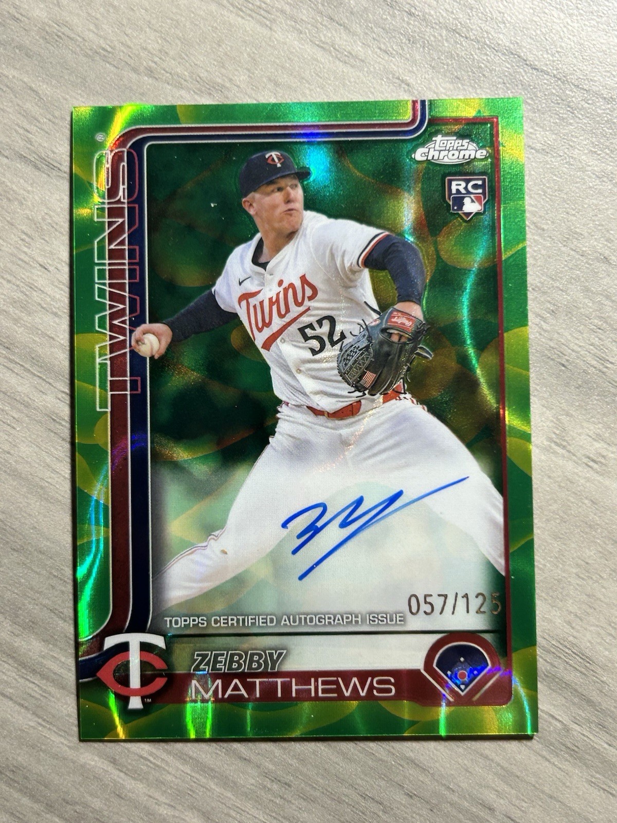 2025 Topps Chrome Zebby Matthews Rookie RC Lava Lamp Auto Green/Yellow #/125