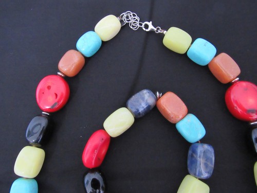 Chunky Beaded Necklace with Earrings and Bracelet, Onyx, Serpentine, Red Coral, - Picture 8 of 11
