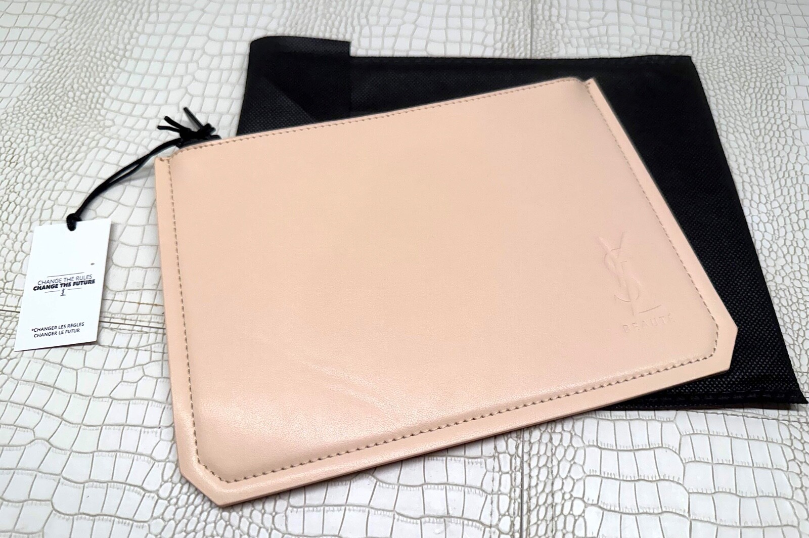 Borsa cosmetica trucco rosa Yves Saint Laurent Beaute YSL pochette pochette pochette!