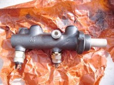 Maître-cylindre de frein Peugeot 605