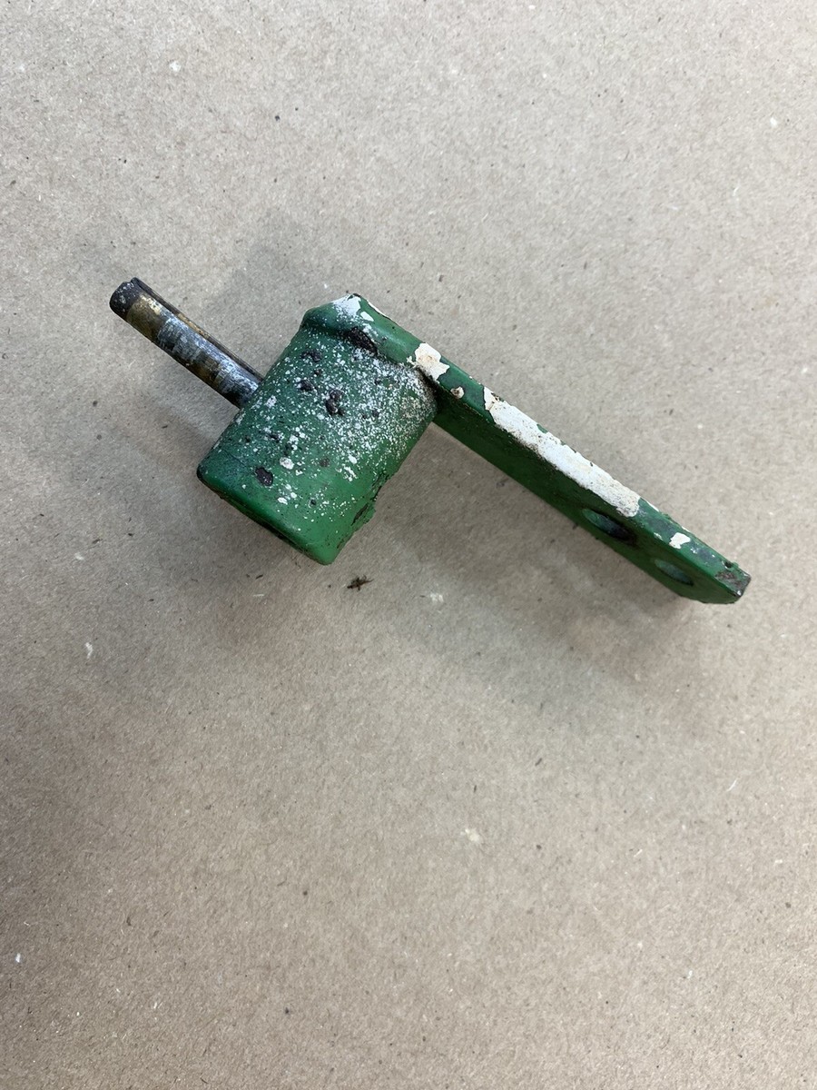 John Deere Gator AMT 600/622/626 AW26788 Differential Lock Arm