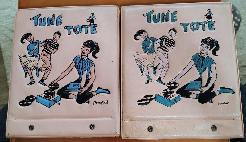 VINTAGE Retro 1958 Set of 2 Tune Totes 45 RPM Record 1Plastic Carry Case Handles