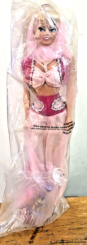 Vintage 1996  FAO Schwarz I DREAM OF JEANNIE Doll New in Plastic w Accessories