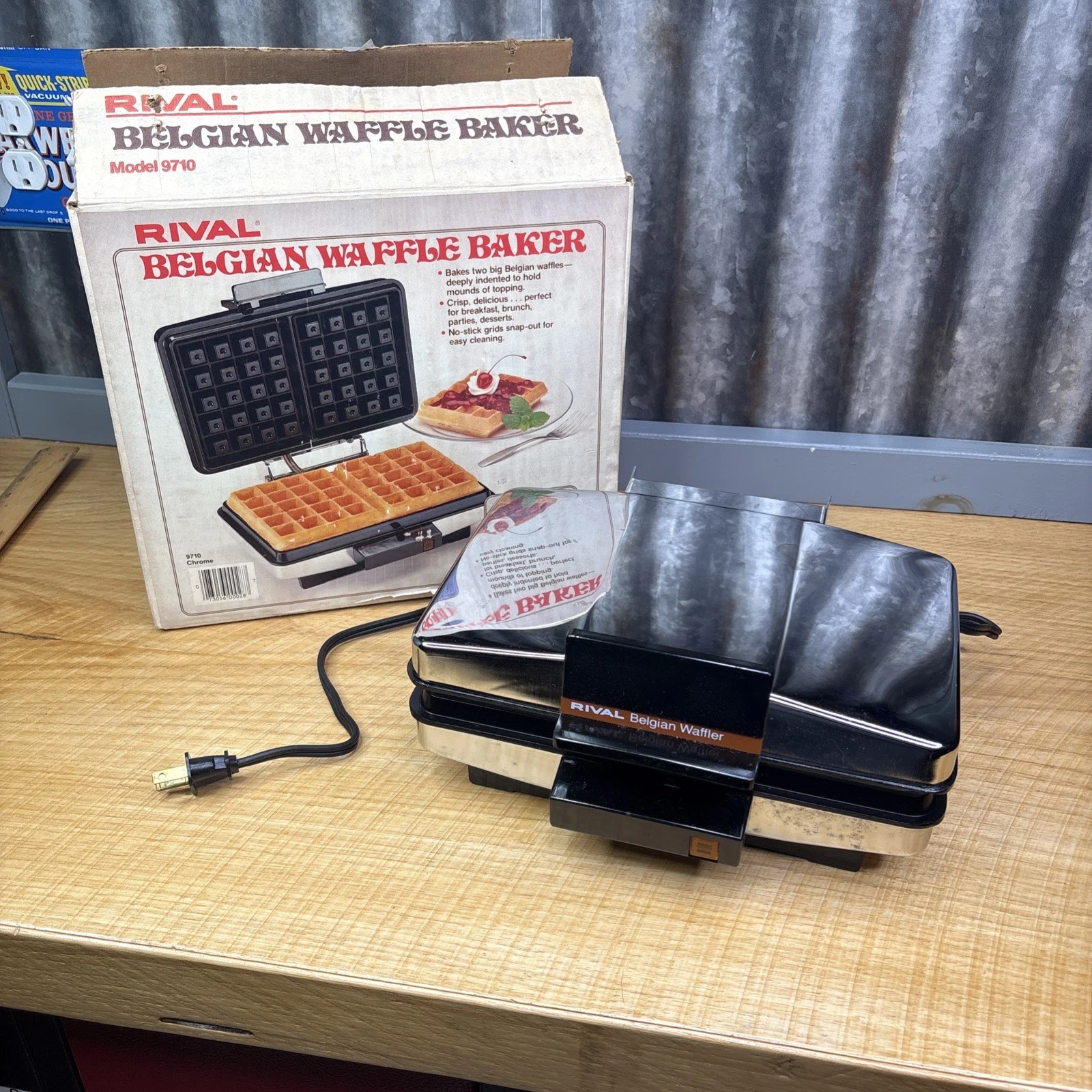 VTG Rival Belgian Waffle Maker Model 9710 Kitchen Tool Baking W/Box Tested