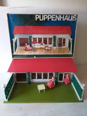 BIG Plastic Puppenhaus 70 Jahre im OKT mit Modella Möbeln