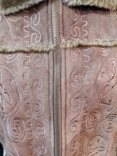 Mojo Moda Brown Embroidered Zip Jacket Coat Faux Fur Suede Sz Large L - Picture 4 of 10