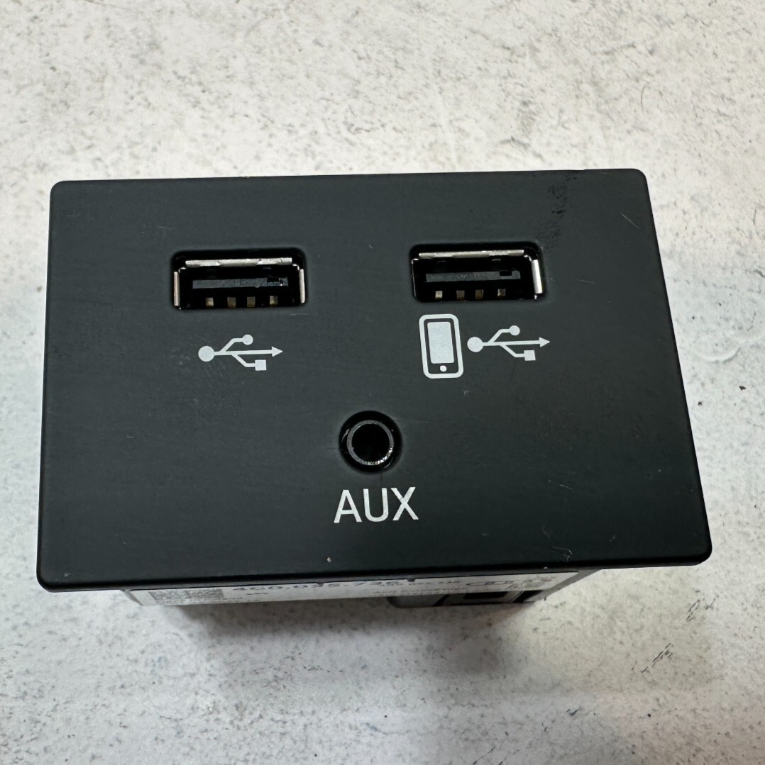 2016-2017 Audi A6 USB Media Port AUX Jack Input Adapter Hub OEM | eBay