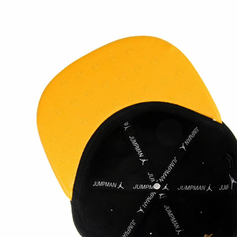 RARO SOMBRERO GORRA NIKE AIR JORDAN RETRO 13 EDICIÓN LIMITADA NEGRO DORADO NIÑOS 8/20 Foto 3 de 4