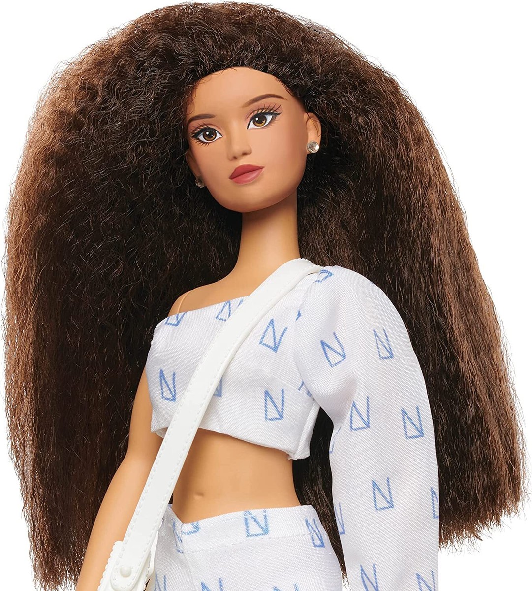 Naturalistas 11.5-inch Fashion Doll and Accessories Kelsey, 4B