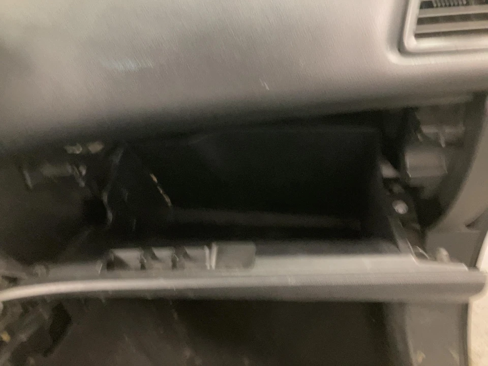 14 15 Mitsubishi OUTLANDER SPORT Glove Box Foto 2 de 2