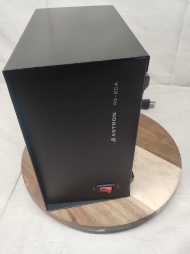 Astron RS-20A 20 Amp Regulated Power Supply - Zdjęcie 7 z 10