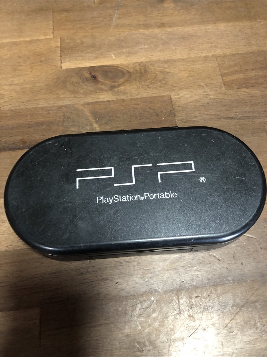 Sony PSP Hard Clamshell Game Carrying Case Holds 4 Games