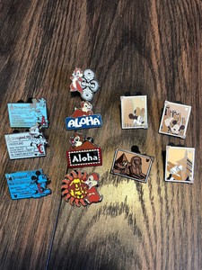 Disney-Lot-of-11-Hidden-Mickey-Cast-Lanyard-Trading-Trader-Pins