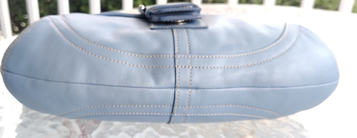 Coach L040-9248 Vintage MEDIUM Sky Blue Soho Y2K Leather Shoulder