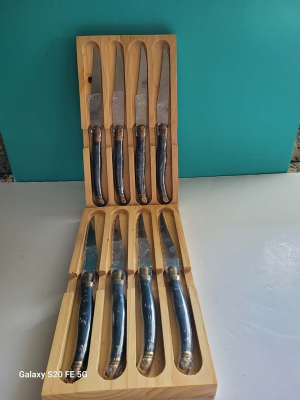 Laguiole Inox by Jean Dubost France 8-piece Steak Knife Set New