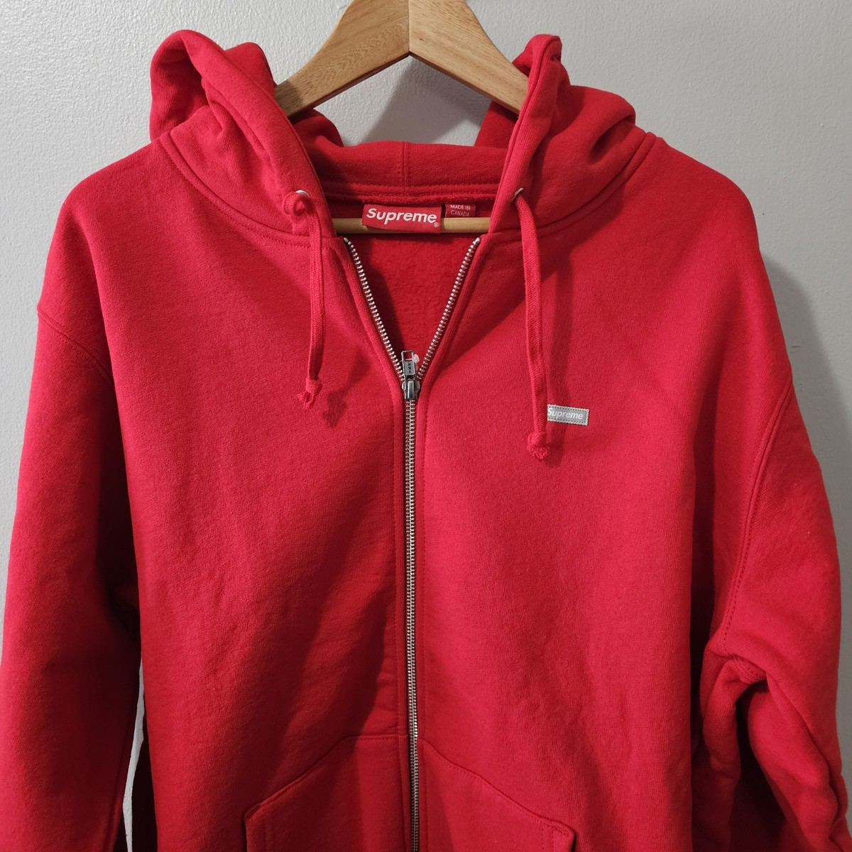 SUPREME REFLECTIVE SMALL BOX ZIP UP HOODIE - RED - FW18 - LARGE