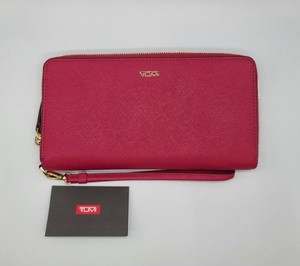 tumi wristlet wallet