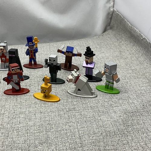 Lote de 20 figuras de metal fundido a presión Minecraft 2021 juguetes Mojang Jada - Imagen 4 de 8