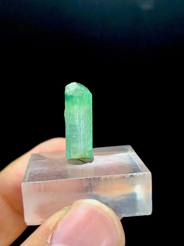 9.65 ct Natural Blue Green Tourmaline Crystal – Untreated Bi-Color Indicolite - Picture 6 of 8