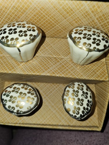 set of 4 drawer pulls handles Gold and Cream brand new - Picture 2 of 3